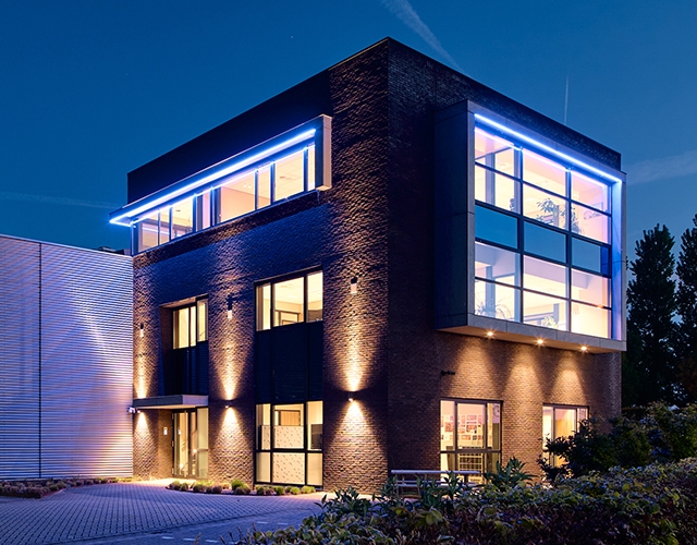 Groenendijk-Licht-pand-buiten-blauw-640x500